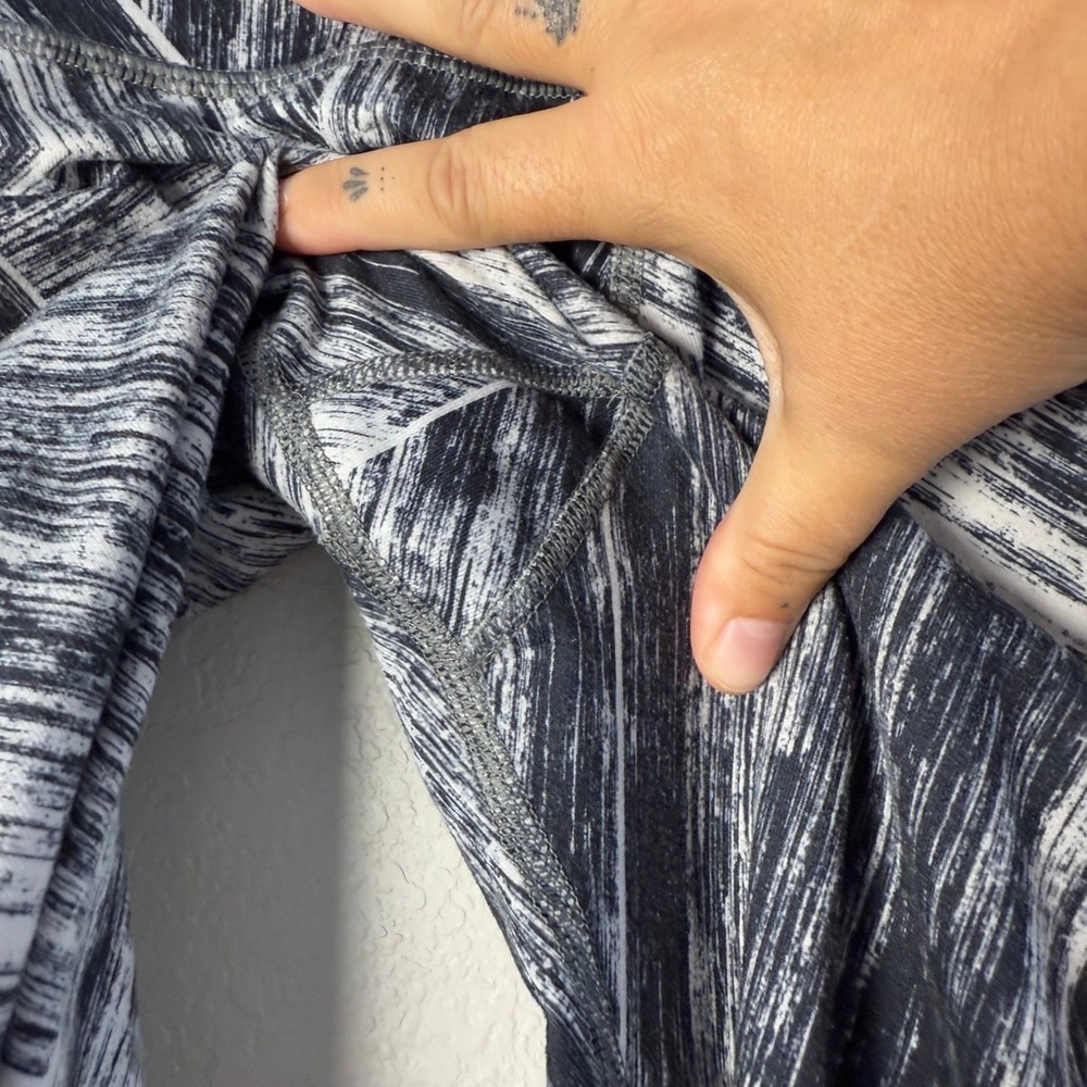 Lululemon Leggings Size‎ 6 Geometric Print Align Pant 25" Crop Stretch Yoga Gym - Picture 7 of 8